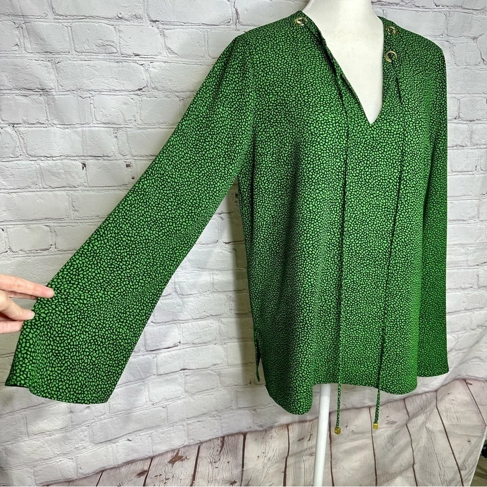 Michael Kors green and black design blouse - Picture 2 of 10
